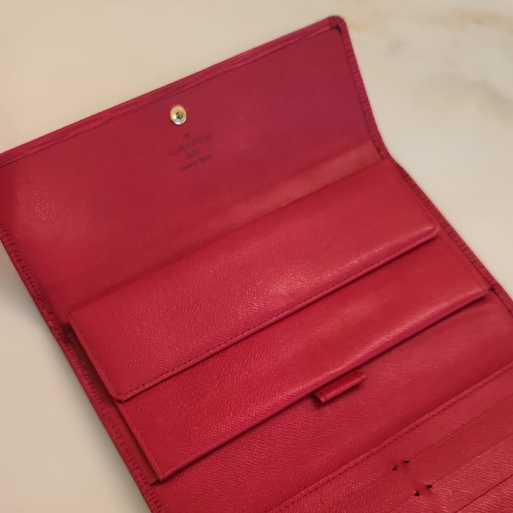 LV Long Wallet. Beautiful Red Louis Vuitton Wallet - Picture 7 of 16